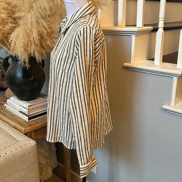 Hem & Thread Stripe Contrast Button Down Shirt Size Medium - Picture 3 of 6